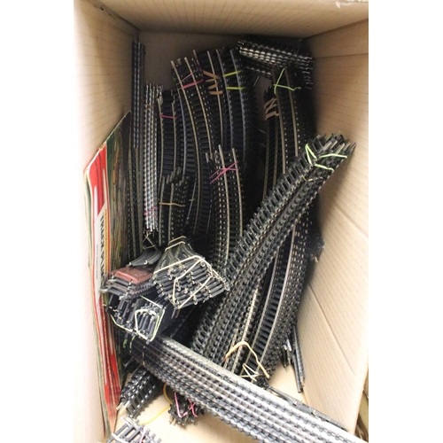 187 - Quantity of OO gauge tracks plastic trackside buildings and various OO gauge track