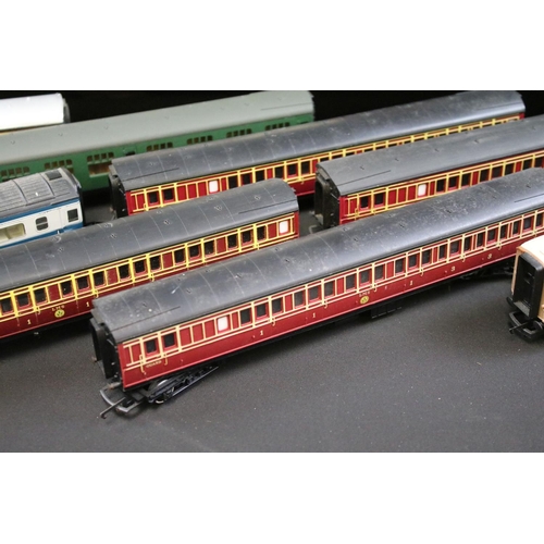 188 - 32 OO gauge items of rolling stock, all various coaches to include Triang, Lima and Hornby examples