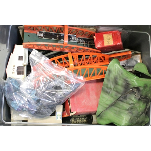 190 - Large quantity of model railway accessories to include O / OO / Dublo gauges featuring G scale track... 