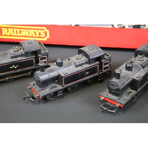 194 - Two boxed Hornby OO gauge Operating Turntable Sets to include R414 & R410 plus 7 x Triang OO gauge l... 
