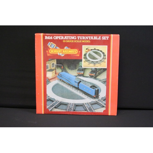 194 - Two boxed Hornby OO gauge Operating Turntable Sets to include R414 & R410 plus 7 x Triang OO gauge l... 