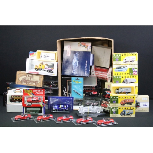 1079 - Collection of 39 boxed / carded / cased diecast models to include Vanguards featuring VA7005, VA8002... 