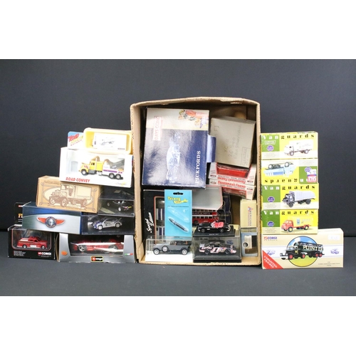 1079 - Collection of 39 boxed / carded / cased diecast models to include Vanguards featuring VA7005, VA8002... 