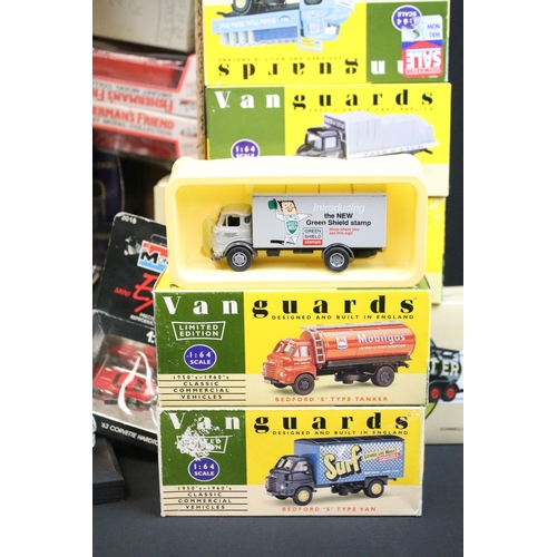 1079 - Collection of 39 boxed / carded / cased diecast models to include Vanguards featuring VA7005, VA8002... 