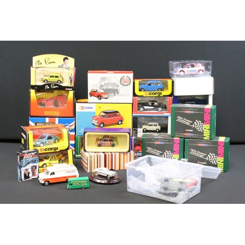 1092 - 19 Boxed diecast models to include Corgi (CC86513, CC86512, CC86511, AN02528, 380, 306, 301, etc), M... 