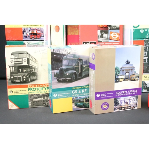 1113 - Collection of 15 boxed EFE Exclusive First Editions ltd edn London Transport Museum bus sets to incl... 