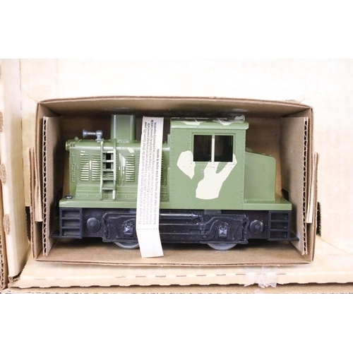 122 - Boxed Lionel O gauge 6-1355 Command Assault Train set, appears complete and vg
