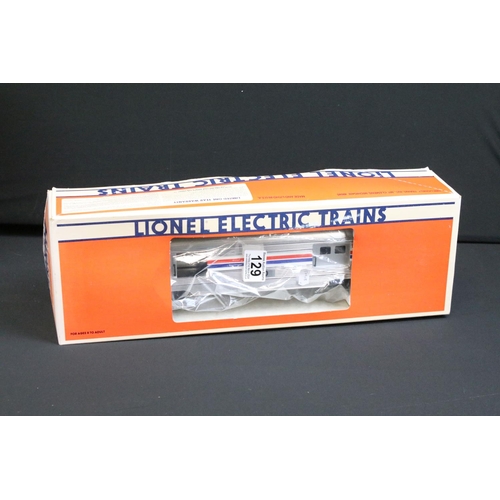 129 - Five boxed Lionel O gauge Amtrak items of rolling stock to include 6-19101 Combo Car, 6-19105 Full V... 