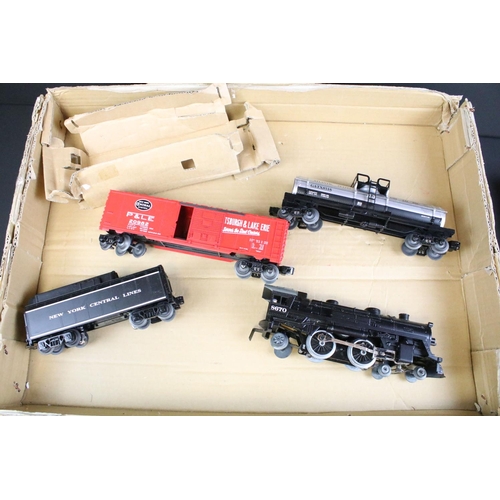 141 - Boxed Lionel 6-31977 New York Central Flyer train set, with locomotive and rolling stock, appears co... 
