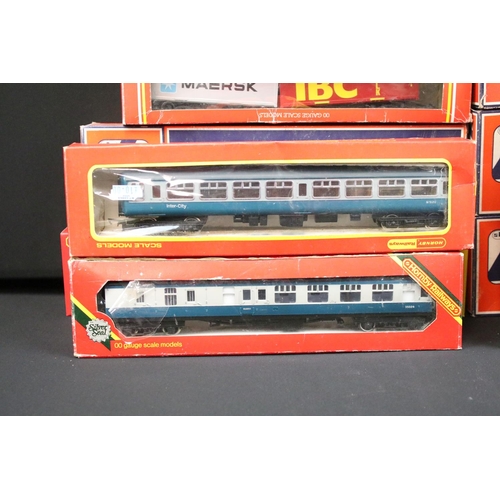 152 - 21 Boxed OO gauge items of rolling stock to include 17 x Hornby (R233, R418, R922, R924, R929, R339,... 