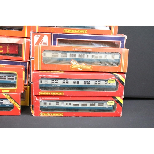 152 - 21 Boxed OO gauge items of rolling stock to include 17 x Hornby (R233, R418, R922, R924, R929, R339,... 