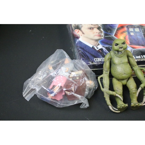 1410 - Collection of Doctor Who figures & collectibles to include 8 x carded Dapol figures (resealed), 3 x ... 