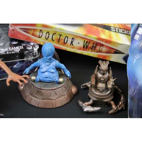 1410 - Collection of Doctor Who figures & collectibles to include 8 x carded Dapol figures (resealed), 3 x ... 