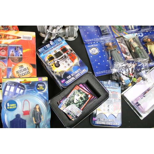 1410 - Collection of Doctor Who figures & collectibles to include 8 x carded Dapol figures (resealed), 3 x ... 