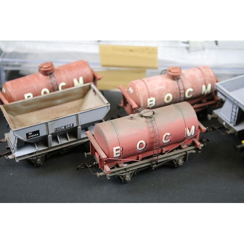 231 - Around 70 OO gauge items of rolling stock with some modification, features wagons, tankers and vans