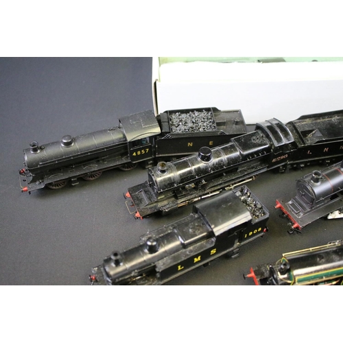 236 - 13 OO gauge locomotives to include 12 x metal/brass kit built examples and a Bachmann 64311 0-6-0