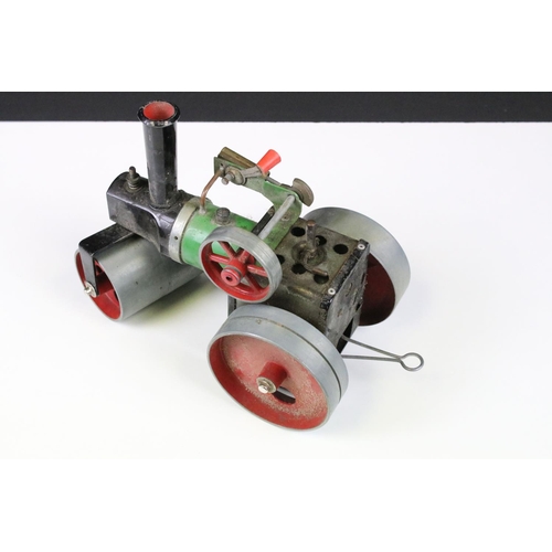 239 - Steam Engine - Two steam engine models featuring Mamod SR1 steam roller traction engine, with green ... 