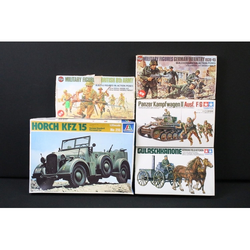 260 - 10 Boxed plastic model kits to include 7 x 1/32 Airfix Military Figures (British Eighth Army, 5 x Ge... 