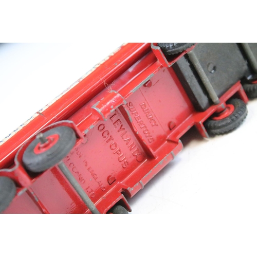 Ten boxed Dinky diecast models to include 401 Coventry Climax Fork Lift