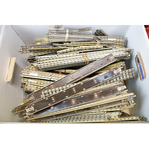 158 - Large collection of various boxed & unboxed Hornby Dublo model railway track (4 boxes)