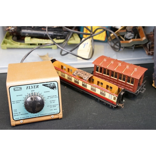 163 - Collection of play worn OO & O gauge model railway to include boxed Hornby O gauge No 201 Tank Goods... 