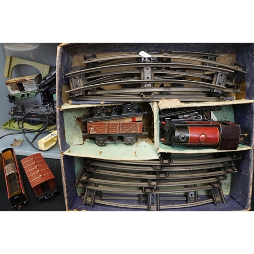 163 - Collection of play worn OO & O gauge model railway to include boxed Hornby O gauge No 201 Tank Goods... 