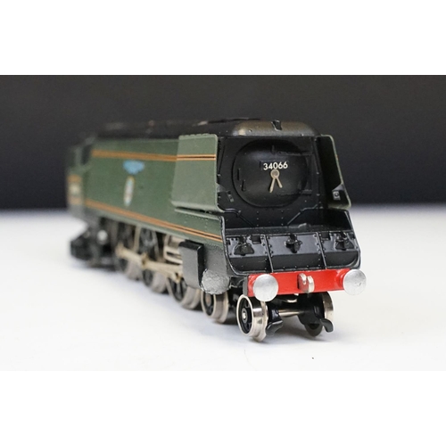 100 - Boxed Wrenn OO gauge W2277 Bullied BR green Spitfire locomotive, complete with interior paper and in... 