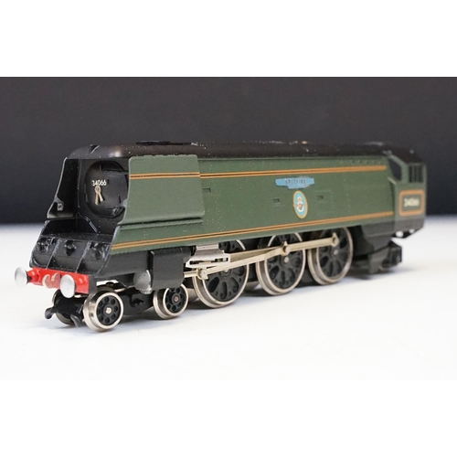 100 - Boxed Wrenn OO gauge W2277 Bullied BR green Spitfire locomotive, complete with interior paper and in... 