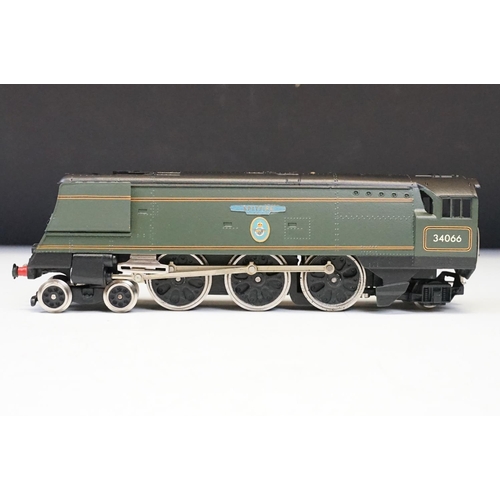 100 - Boxed Wrenn OO gauge W2277 Bullied BR green Spitfire locomotive, complete with interior paper and in... 