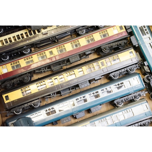 111 - 33 OO gauge items of rolling stock to include coaches, tankers and wagons featuring mainly Hornby & ... 