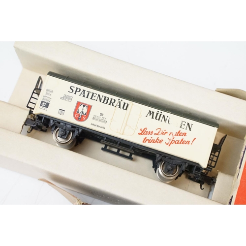 114 - Boxed Lima OO gauge DB 218-218-6 locomotive plus 7 x boxed Lima items of rolling stock, tatty boxes ... 