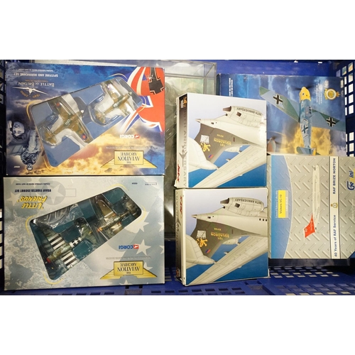 1152 - Collection of 14 boxed / cased diecast model planes to include 9 x Corgi Aviation Archive models fea... 