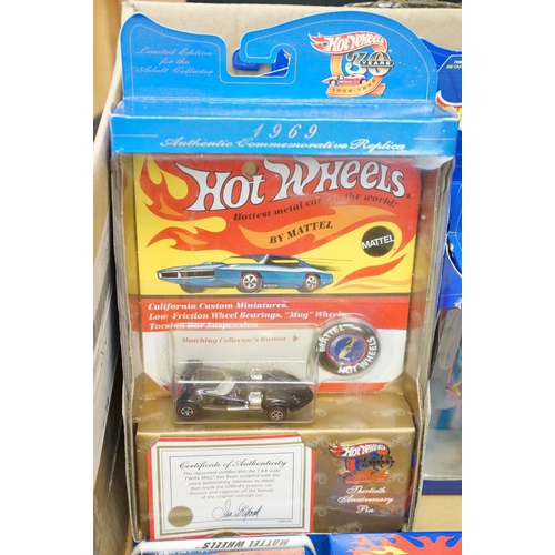 1156 - Collection of 23 boxed / cased diecast models to include Hot Wheels 30 Years Anniversary, Atlas Edit... 