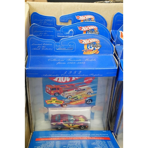 1156 - Collection of 23 boxed / cased diecast models to include Hot Wheels 30 Years Anniversary, Atlas Edit... 