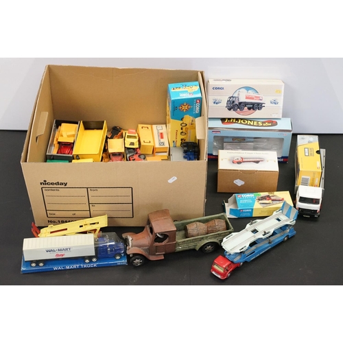 1200 - Collection of various diecast models to include Corgi Juniors, Britains, Matchbox Lesney, Corgi, Mat... 