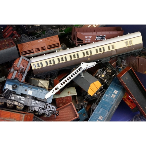 165 - 100 OO / HO gauge & Hornby Dublo items of rolling stock to include Triang, Hornby, Athearn, Life Lik... 