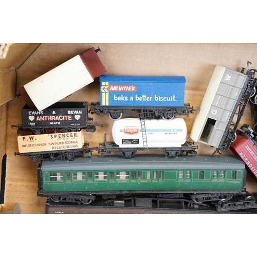 178 - Collection of OO gauge model railway Lima Western Gladiator, Lima King George V, Hornby InterCity 12... 