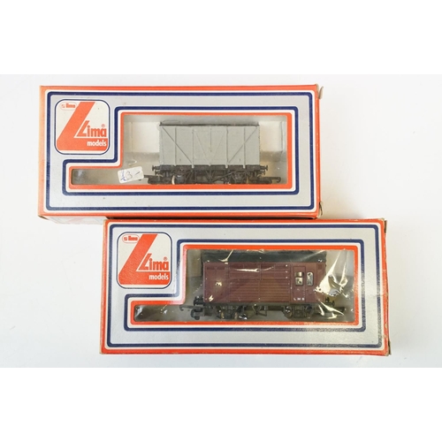 204 - 13 Boxed Lima OO gauge items of rolling stock to include 5 x W44520 6 Wheel Milk Tanker, No 2766 GWR... 