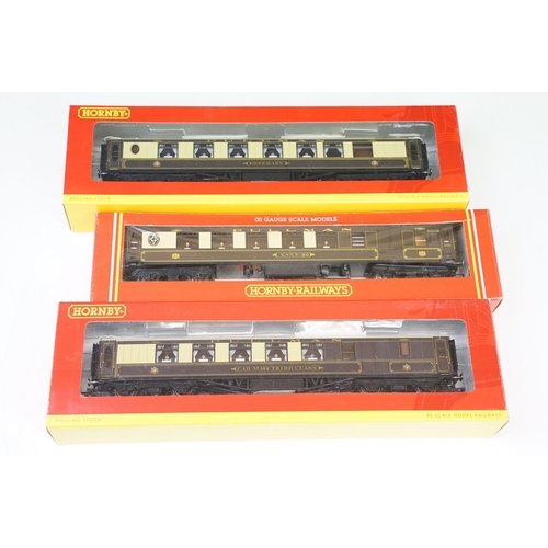 207 - 10 Boxed Hornby OO gauge items of rolling stock to include R4150C, R4143B, R4166A, 2 x R233, 2 x R22... 