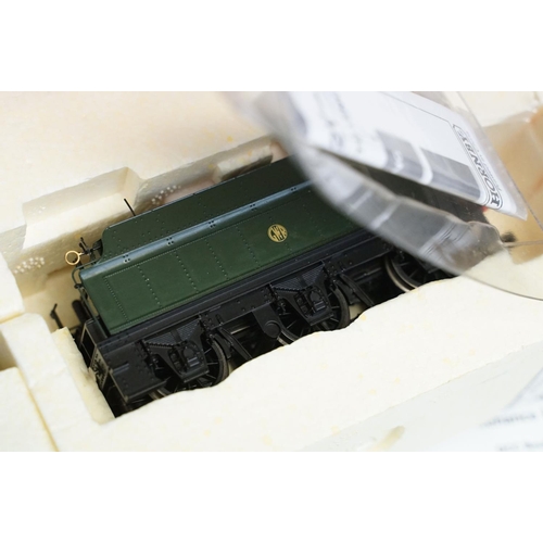 210 - Two boxed Hornby OO gauge steam locomotives to include R2580 SR 4-6-0 Class N15 736 Excalibur and R2... 