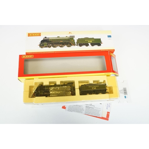 210 - Two boxed Hornby OO gauge steam locomotives to include R2580 SR 4-6-0 Class N15 736 Excalibur and R2... 