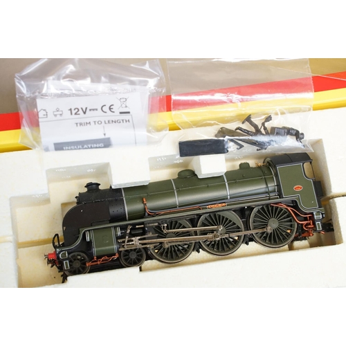 210 - Two boxed Hornby OO gauge steam locomotives to include R2580 SR 4-6-0 Class N15 736 Excalibur and R2... 