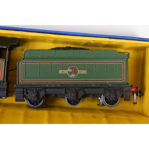 212 - Three boxed Hornby Dublo locomotives to include EDLT20 Bristol Castle locomotive, EDL18 Standard 2-6... 