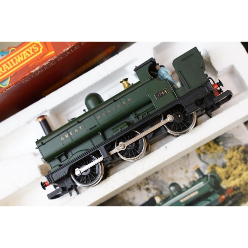 91 - Group of OO gauge model railway to include a boxed Hornby R059 GWR Class 2721 Locomotive Pannier Tan... 