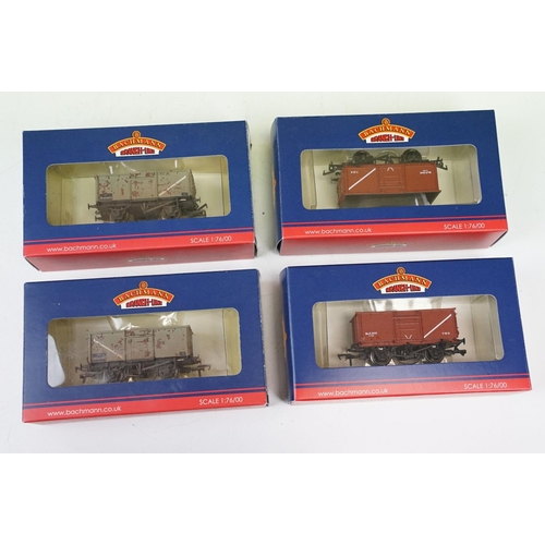 94 - 18 Boxed OO gauge items of rolling stock to include 10 x Bachmann, 7 x Hornby and 1 x Dapol plus a b... 