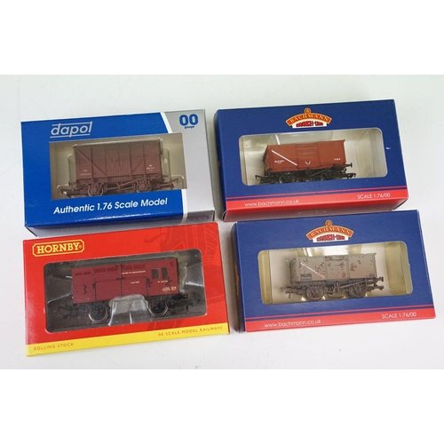 94 - 18 Boxed OO gauge items of rolling stock to include 10 x Bachmann, 7 x Hornby and 1 x Dapol plus a b... 