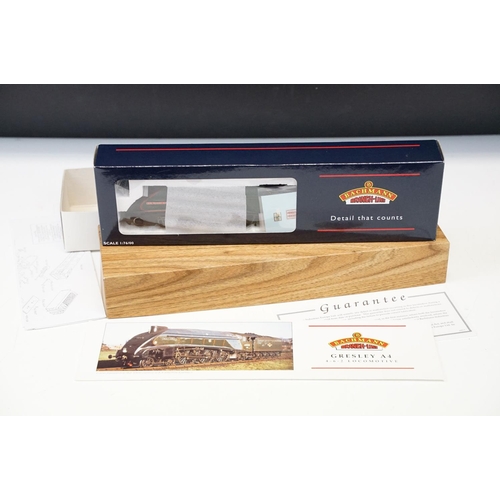96 - Boxed Special Ltd Edn Bachmann OO gauge Class A4 No 60007 Sir Nigel Gresley locomotive, with outer b... 