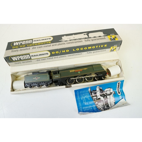 97 - Boxed Wrenn OO gauge W2266/A Golden Arrows BR City of Wells locomotive, complete with interior paper... 