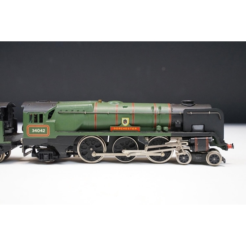 99 - Boxed Wrenn OO gauge W2236 4-6-2 West Country BR Dorchester locomotive, with interior paper