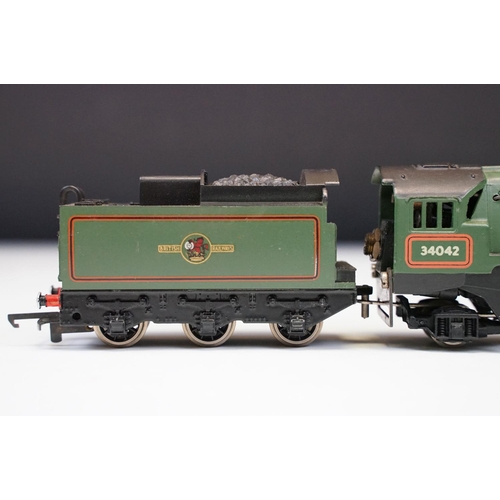 99 - Boxed Wrenn OO gauge W2236 4-6-2 West Country BR Dorchester locomotive, with interior paper